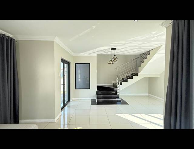 4 BEDROOM HOUSE FOR SALE IN BLUE VALLEY GOLF ESTATE